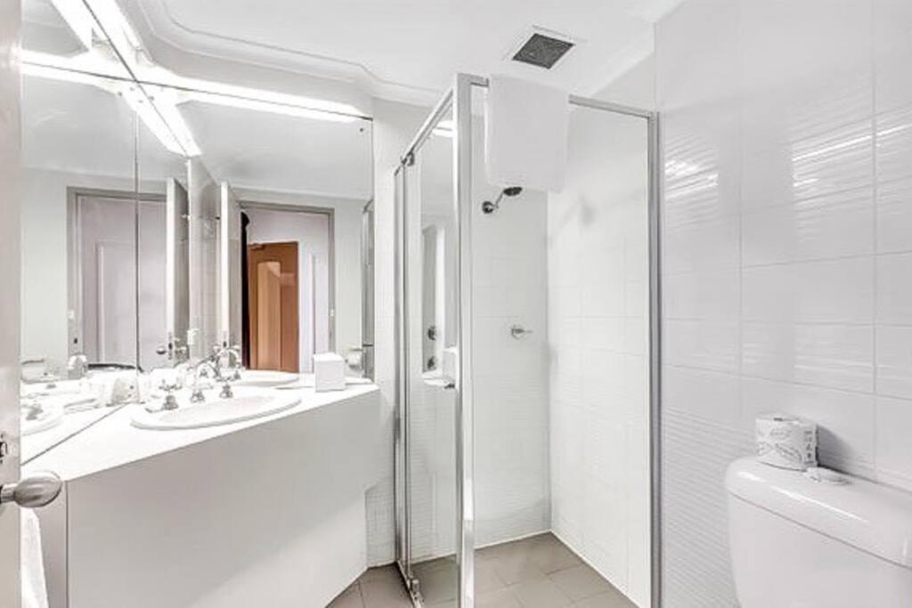 427/247 Gouger St Ex In * Adelaide