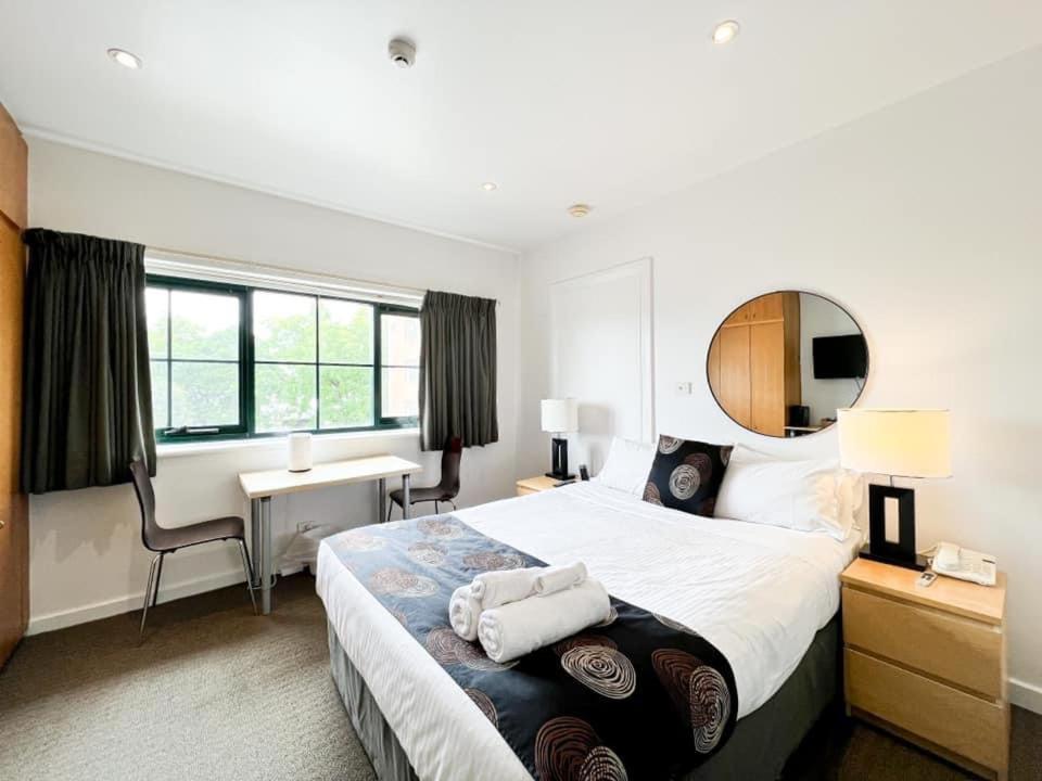 427/247 Gouger St Ex In *